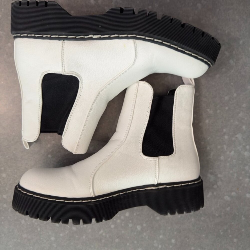 Sincerely Jules Boots - Picture 3 of 8